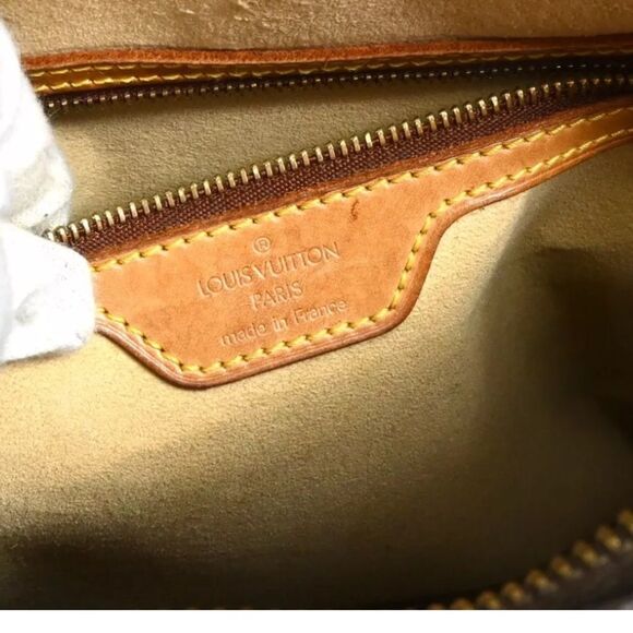 ✅AUTHENTIC✅LOUIS VUITTON LOOPING GM - Picture 12 of 15
